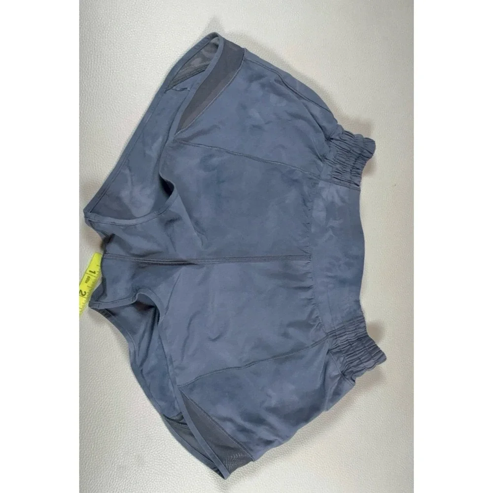 Women's size 6 lululemon hotty hot athletic shorts. 2.5